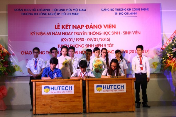 Tưng bừng "Đêm hội văn hóa kỷ niệm Ngày truyền thống Học sinh – Sinh viên Việt Nam"  39