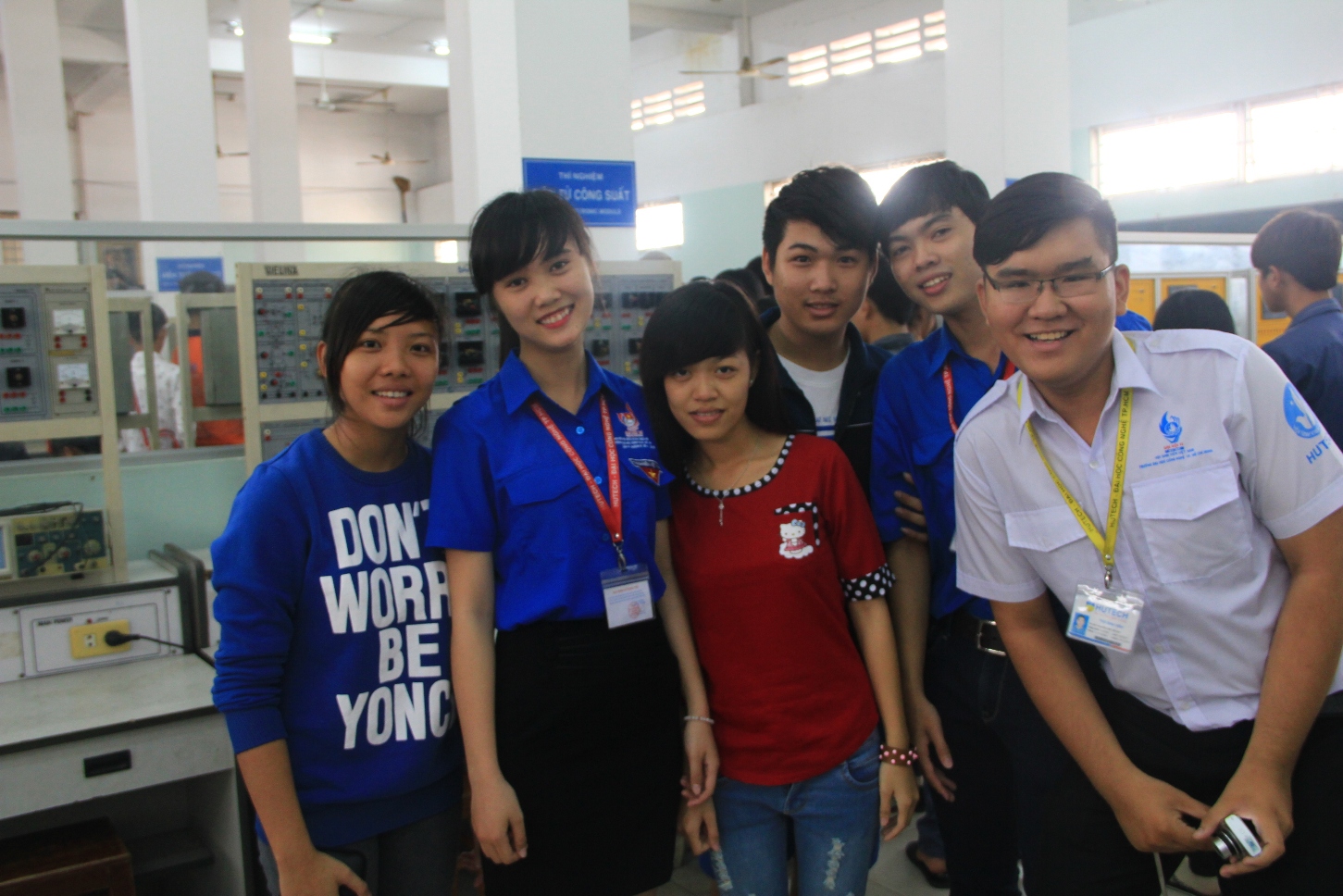 Trường THPT đầu tiên đến tham quan, tìm hiểu thực tế tại HUTECH  8