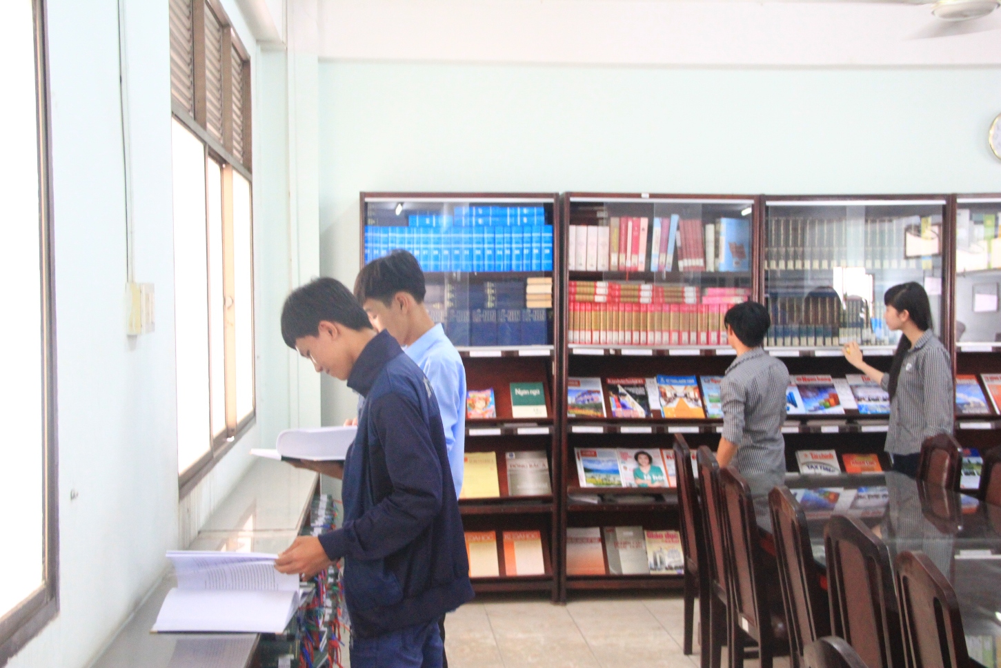 Trường THPT đầu tiên đến tham quan, tìm hiểu thực tế tại HUTECH  25