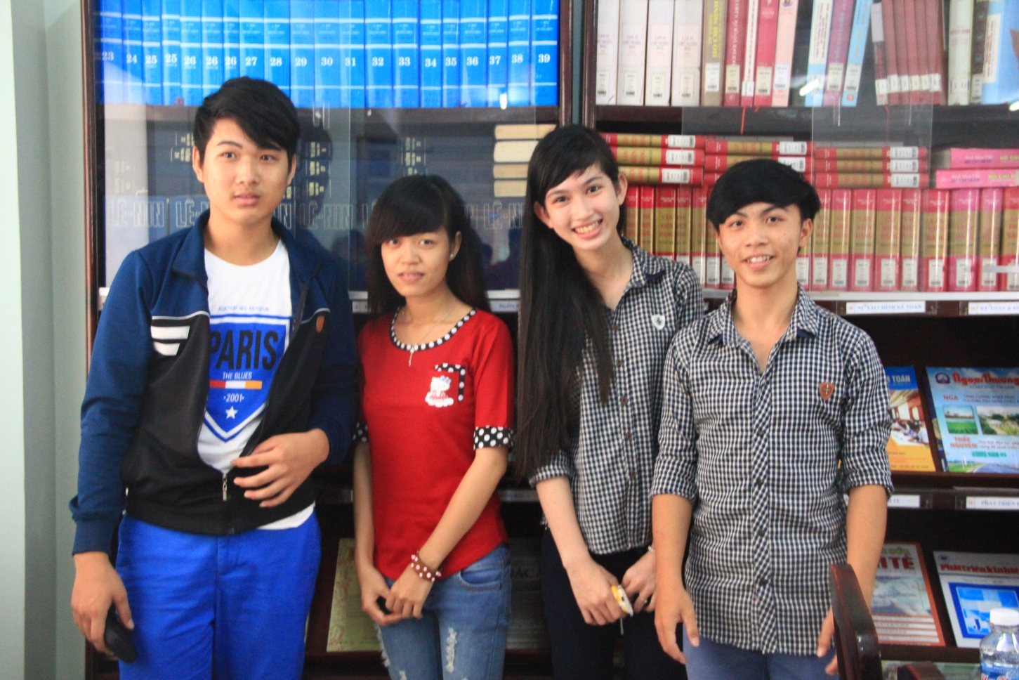 Trường THPT đầu tiên đến tham quan, tìm hiểu thực tế tại HUTECH  30