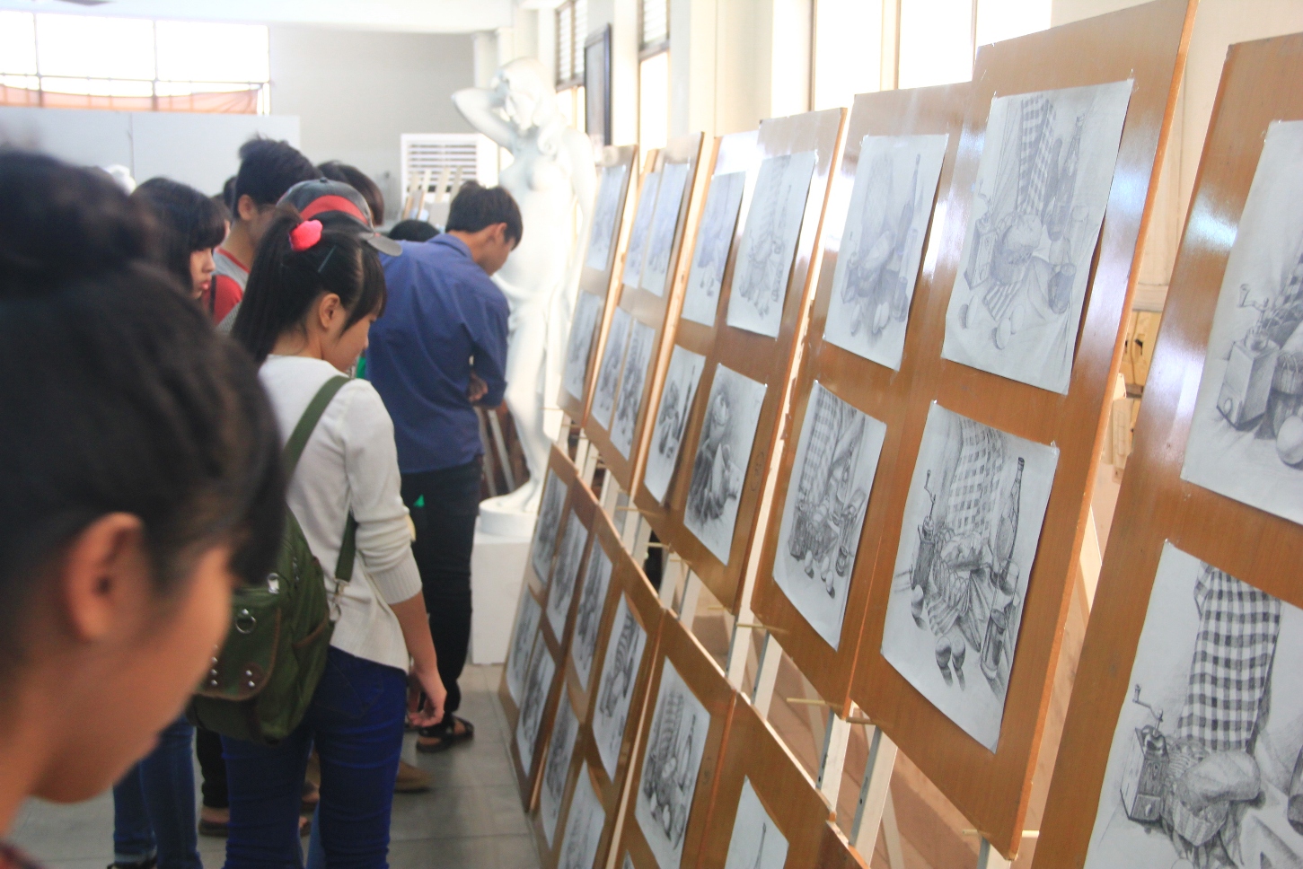 Trường THPT đầu tiên đến tham quan, tìm hiểu thực tế tại HUTECH  17