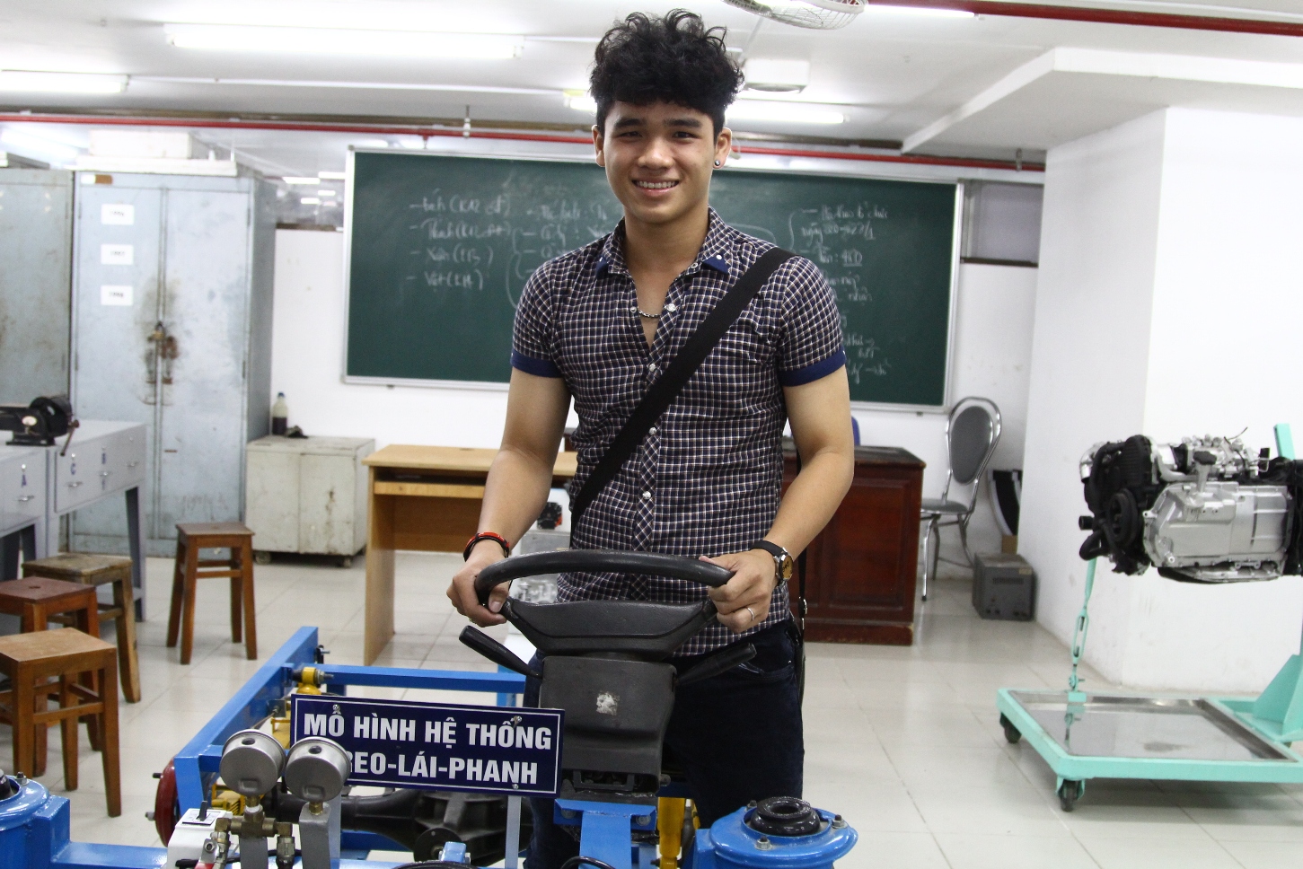 Trường THPT đầu tiên đến tham quan, tìm hiểu thực tế tại HUTECH  73