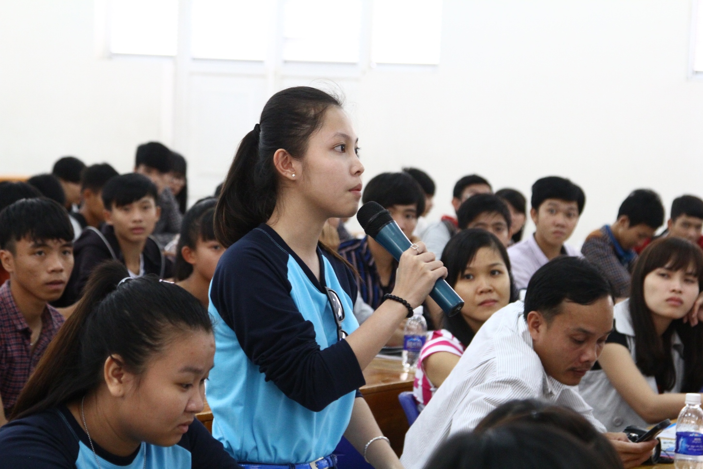 Trường THPT đầu tiên đến tham quan, tìm hiểu thực tế tại HUTECH  79