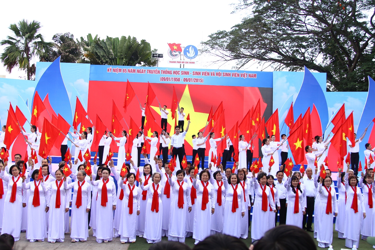 Sinh viên HUTECH được tuyên dương tại Lễ kỷ niệm 65 năm ngày truyền thống HS-SV Việt Nam 6