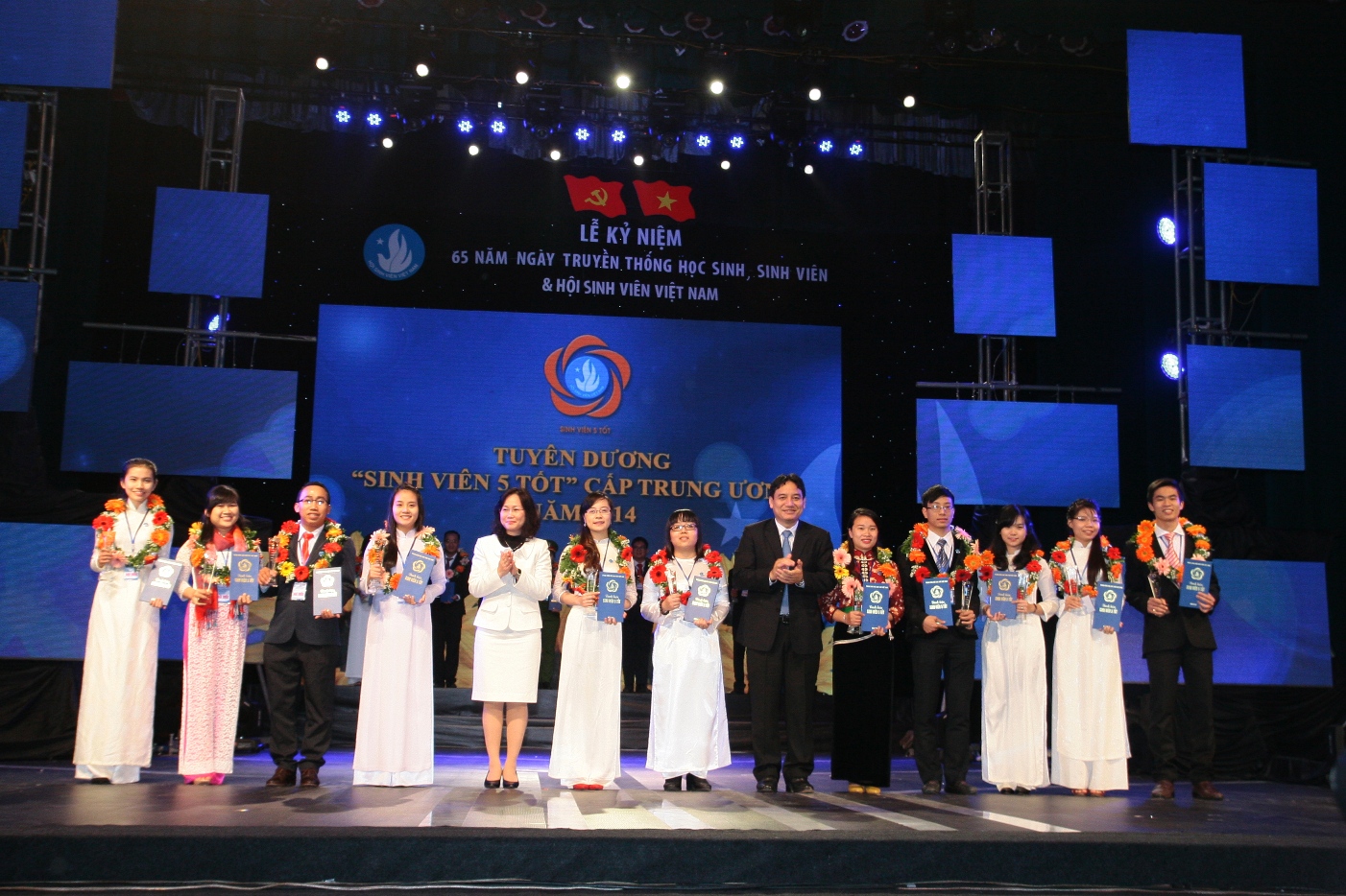 Sinh viên HUTECH được tuyên dương tại Lễ kỷ niệm 65 năm ngày truyền thống HS-SV Việt Nam 49