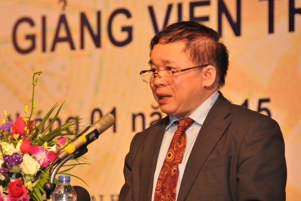 HUTECH students receive the 2014 "Vietnamese Young Science Talents" Award 34
