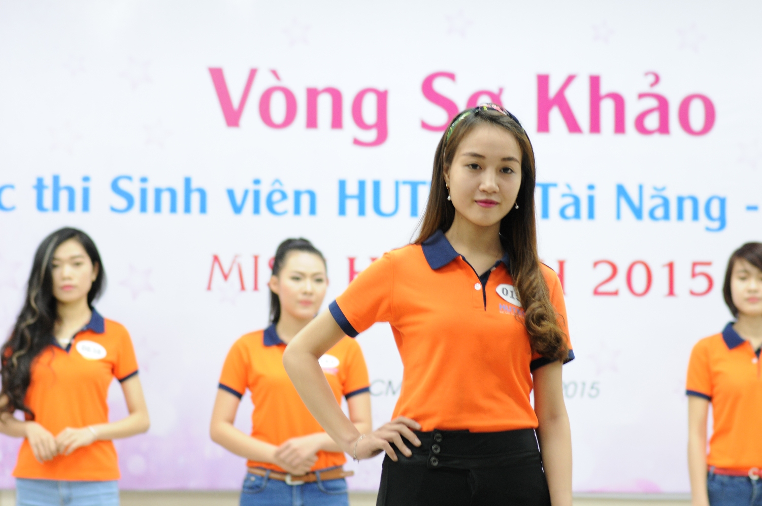 Thí sinh Miss HUTECH 2015 khoe sắc tại Vòng sơ khảo 8