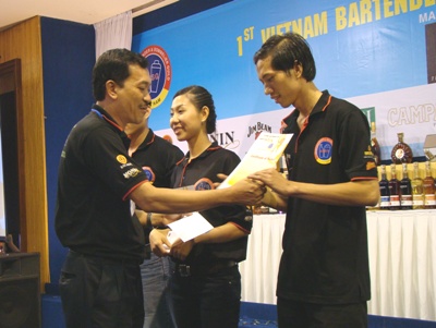 Đoàn thí sinh HUTECH đoạt giải 3 Hội thi Việt Nam Bartender cup 2008 20