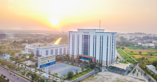 HUTECH xếp thứ 8 trong BXH uniRank 2019 cho các trường đại học Việt Nam 9