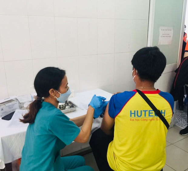 HUTECH tiếp nhận đăng ký tiêm vaccine phòng Covid-19 cho sinh viên đến hết ngày 26/02 34
