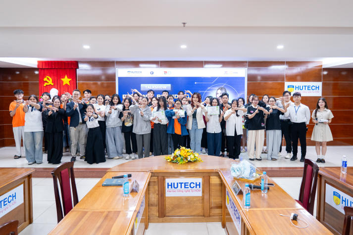 Sinh viên Khoa Marketing - Kinh doanh quốc tế khám phá NFT trong hành trình phát triển thương hiệu cá nhân 115