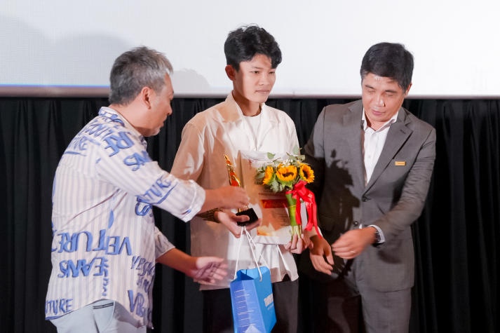 Students of HUTECH Multimedia Communications won the highest prize in the Vietnamese Short Film Contest 8