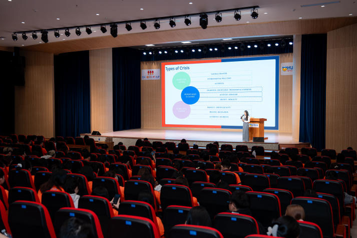 Sinh viên Khoa Khoa học Xã hội và Quan hệ Công chúng trang bị tư duy xử lý khủng hoảng truyền thông trong kỷ nguyên số 46