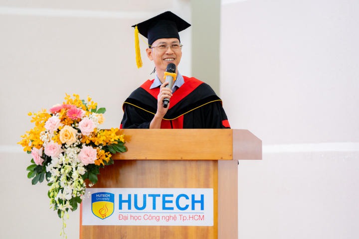 [Video] HUTECH long trọng tổ chức Lễ tốt nghiệp cho các Tân Tiến sĩ, Thạc sĩ, Cử nhân, Kỹ sư 60
