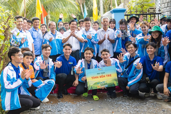 [Video] Trang trọng lễ đón quân và khởi công công trình Mùa hè xanh HUTECH 2024 tại tỉnh Đồng Tháp và Bến Tre 95