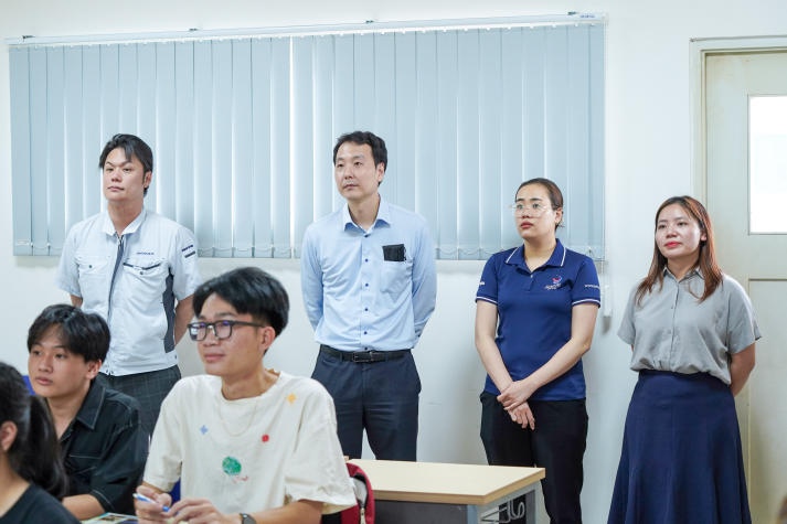 Sinh viên VJIT tìm hiểu nhu cầu tuyển dụng tại các doanh nghiệp Nhật 16