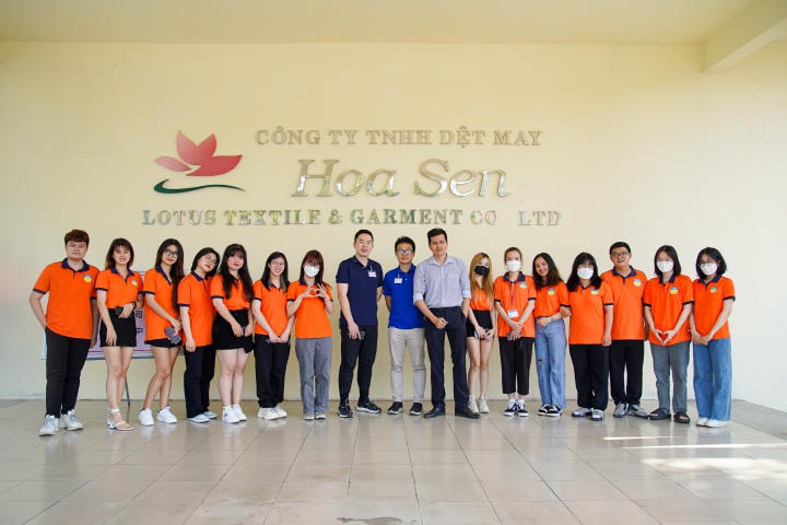 Sinh viên Khoa Trung Quốc học tham quan Công ty TNHH Dệt May Hoa Sen 7