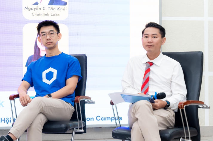 [Video] Sinh viên Khoa Tài chính - Thương mại cập nhật xu hướng ứng dụng công nghệ Fintech & Blockchain trong kinh tế số 163