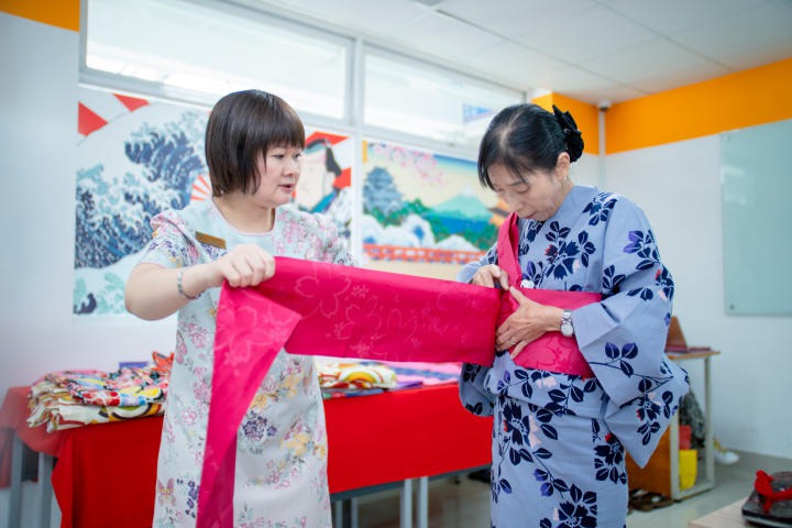Sinh viên Khoa Nhật Bản học tìm hiểu về trang phục truyền thống của đất nước mặt trời mọc 37