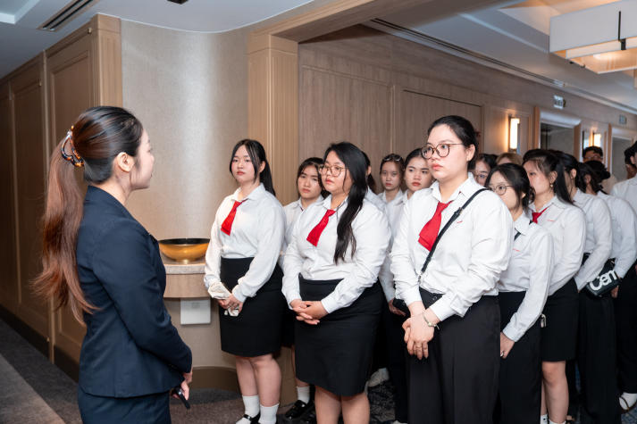 Sinh viên Quản trị khách sạn nâng tầm kỹ năng nghề tại Sheraton Saigon Hotel 49