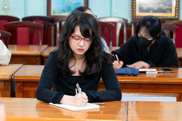 Sinh viên Khoa Hàn Quốc học khám phá “đòn bẩy” đưa doanh nghiệp Hàn Quốc vươn tầm toàn cầu 57