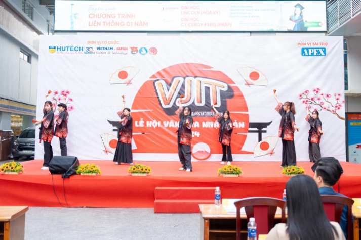 ​HUTECH-ers đắm mình trong không gian văn hóa Nhật Bản tại VJIT Matsuri 2024 38