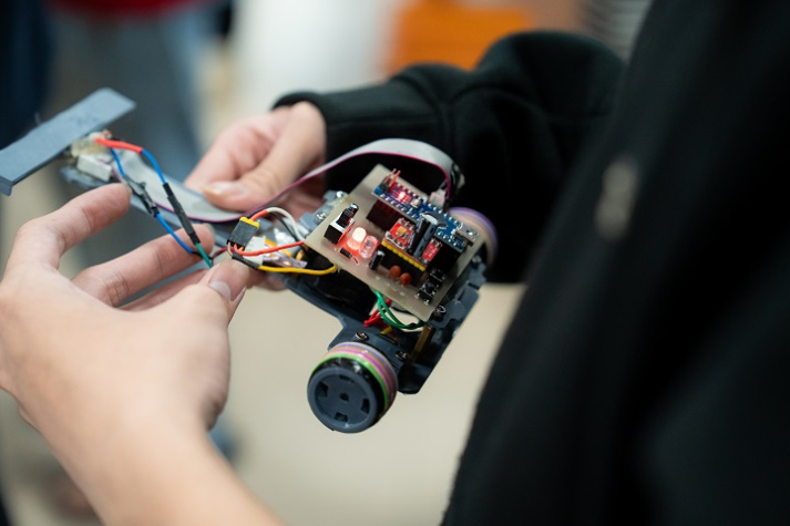 [Video] Robotics Champion: Khi kiến thức kỹ thuật kết hợp với sáng tạo mô hình 34