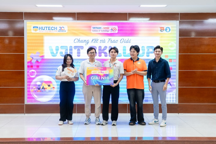 Kịch tính vòng Chung kết VJIT Skill Up 2025 với nhiều tranh biện sắc sảo 73