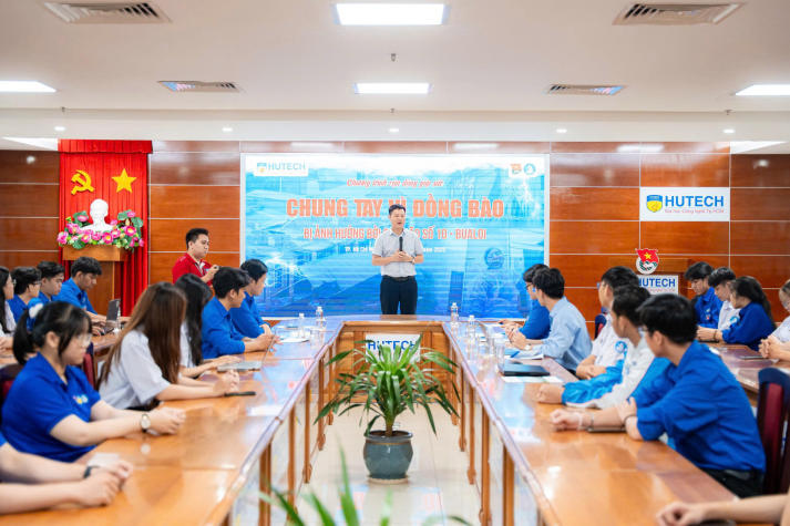 TS. Huỳnh Ngọc Anh gửi gắm kỳ vọng về thế hệ sinh viên bản lĩnh, sáng tạo và giàu khát vọng cống hiến 27