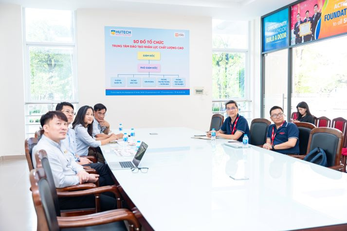 Gia tăng cơ hội việc làm cho sinh viên HUTECH qua buổi làm việc cùng Công ty LC Foods 39