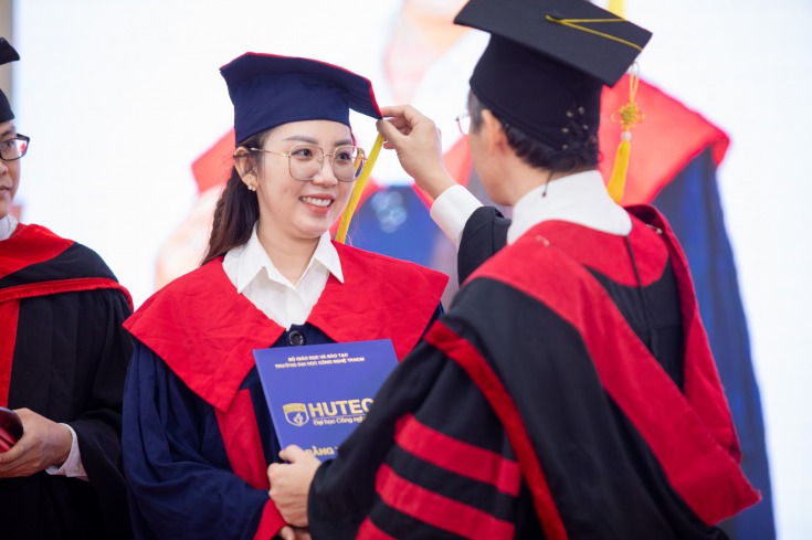 Tân Kỹ sư, Cử nhân Chương trình Việt - Nhật rạng ngời trong Lễ tốt nghiệp tràn đầy niềm vui và kỳ vọng 120