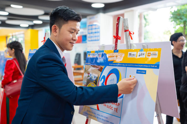 Chung kết HUTECH Photo Awards 2025: Không gian ảnh đặc biệt chào tuổi 30 rực rỡ của HUTECH 58