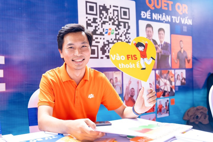 [HUTECH 30 năm] Hành trình ba thập kỷ qua lăng kính của những người thương 73