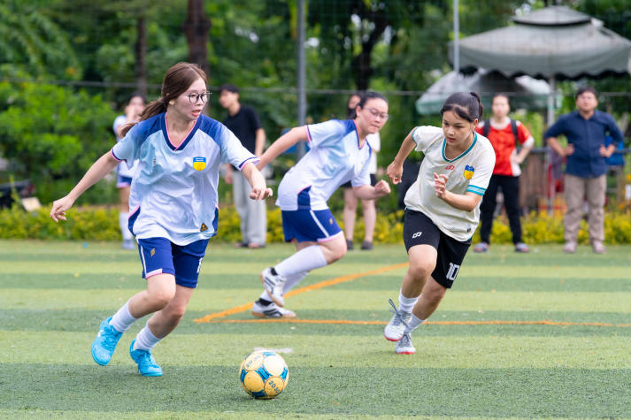 [HUTECH Games 2026] Lộ diện ngôi vương Bóng đá nam, nữ sau loạt trận Chung kết kịch tính 86