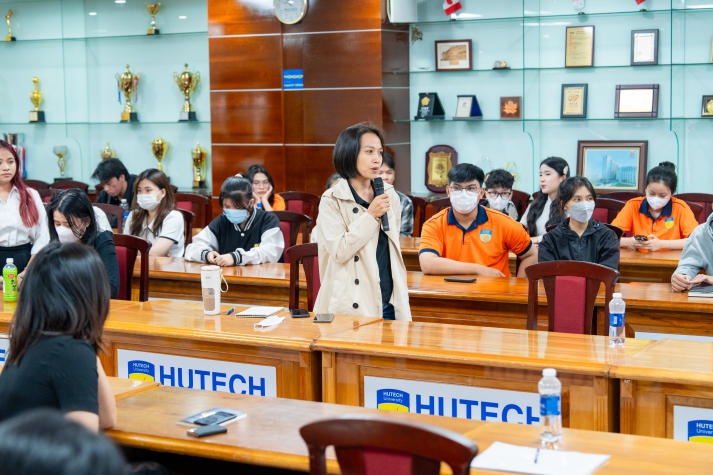 Sinh viên HUTECH nắm bắt nhiều khía cạnh của ngành Tâm lý học cùng chuyên gia 74