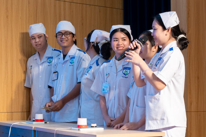 “Chạy trạm” cấp cứu, sinh viên Khoa Điều dưỡng - Kỹ thuật y học luyện bản lĩnh xử trí tình huống y khoa 26