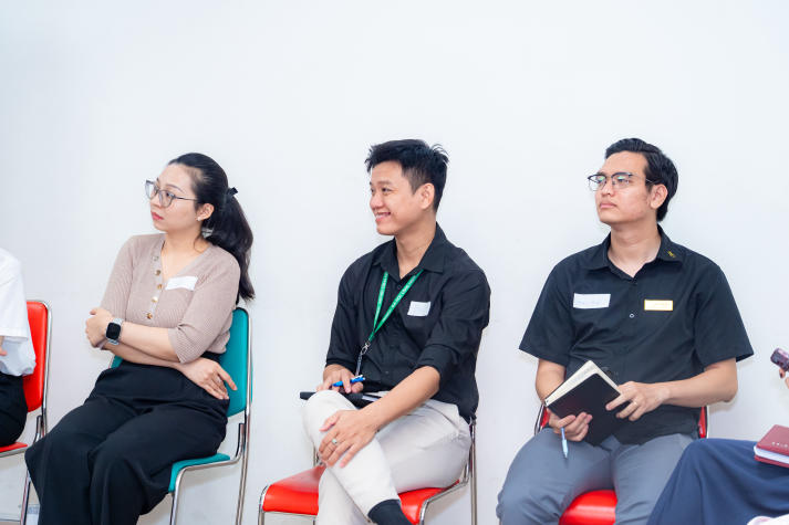 Sử dụng ngôn ngữ trong giao tiếp: Chìa khóa để thấu hiểu và hỗ trợ sinh viên HUTECH 29