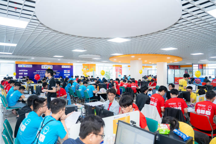 [Video] 10 dấu ấn HUTECH 2025: Khẳng định tầm vóc - Vững bước tương lai 306