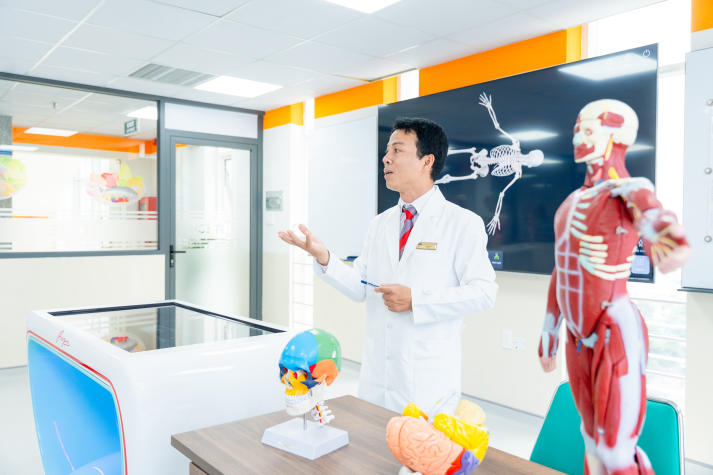 HUTECH công bố ngưỡng đảm bảo chất lượng đầu vào đối với nhóm ngành Luật và Khoa học sức khỏe năm 2026 254