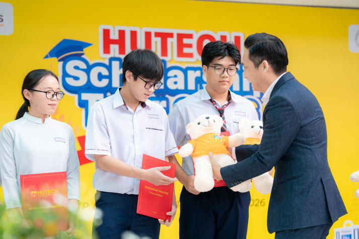 HUTECH Scholarship Tour 2026: Khi học bổng tiếp sức ước mơ đại học 56