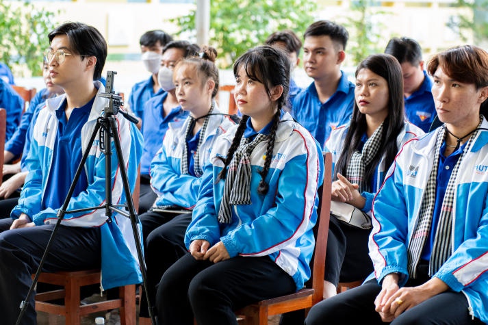 [Video] Trang trọng lễ đón quân và khởi công công trình Mùa hè xanh HUTECH 2024 tại tỉnh Đồng Tháp và Bến Tre 32