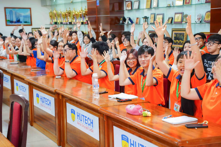 Chương trình Gặp mặt Ban cán sự Lớp Khóa 2026: Khơi dậy bản lĩnh và kết nối những “tân thủ lĩnh” sinh viên 37