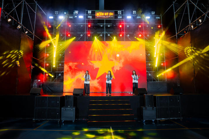 Sinh viên HUTECH thắp sáng niềm tự hào Việt qua chuỗi đồ án nghệ thuật hoành tráng 158