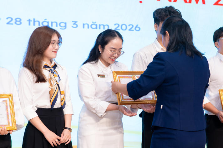 HUTECH tổng kết công tác xây dựng Đảng năm 2025 và triển khai nhiệm vụ năm 2026 81