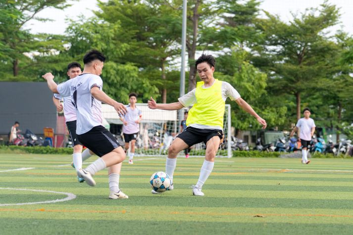 [Giải Bóng đá Sinh Viên HUTECH 2025] Hoàn tất 12 suất vào vòng 1/8, vòng playoff chờ gọi tên 04 đội cuối cùng 17