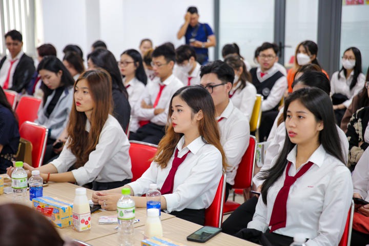 Sinh viên Quản trị Nhà hàng và Nghệ thuật ẩm thực tìm hiểu thực phẩm và đồ uống từ đậu nành 131