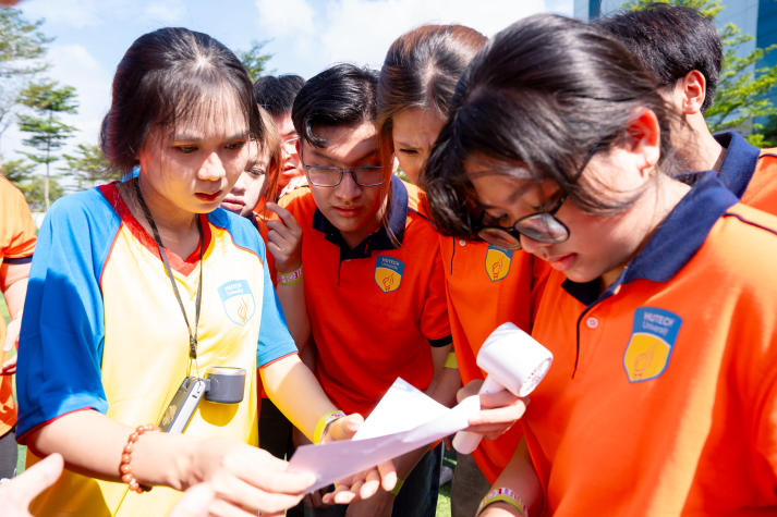 [Video] “iHUTECH - iStart - iShine”: Hành trình gắn kết tân binh Viện Đào tạo Quốc tế 2025 64