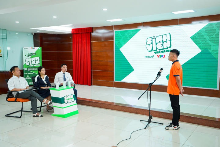 Sinh viên HUTECH tự tin phỏng vấn trực tiếp cùng BTC “Sinh viên Việt Nam thế hệ mới 2023” 83