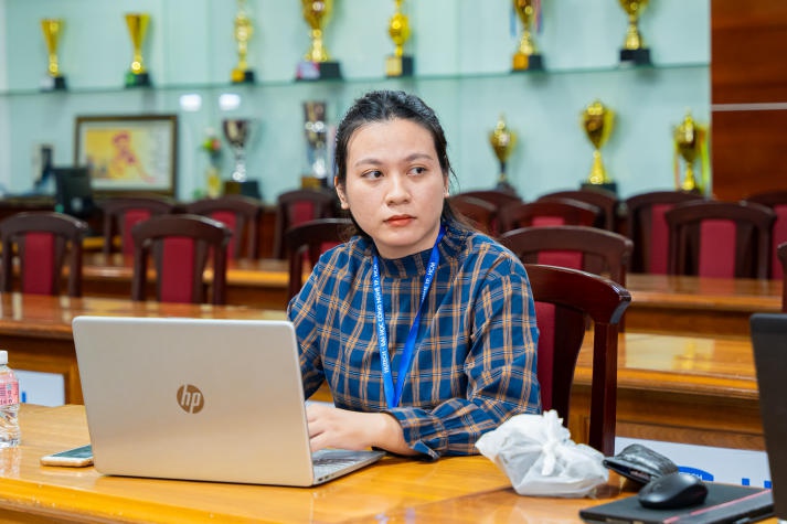 Khoa Tài chính - Thương mại HUTECH tập huấn kỹ năng viết bài báo khoa học công bố quốc tế cho giảng viên 40