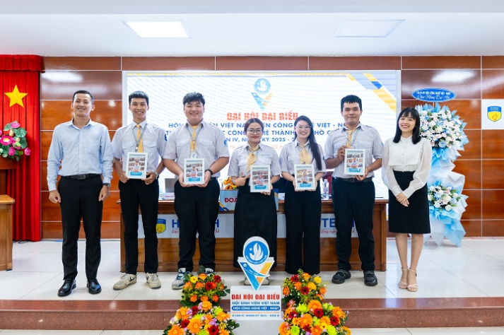 Ban Chấp hành tại Đại hội Đại biểu Liên Chi hội Viện Công nghệ Việt - Nhật lần thứ 4 sẵn sàng dẫn lối trên chặng đường mới 147